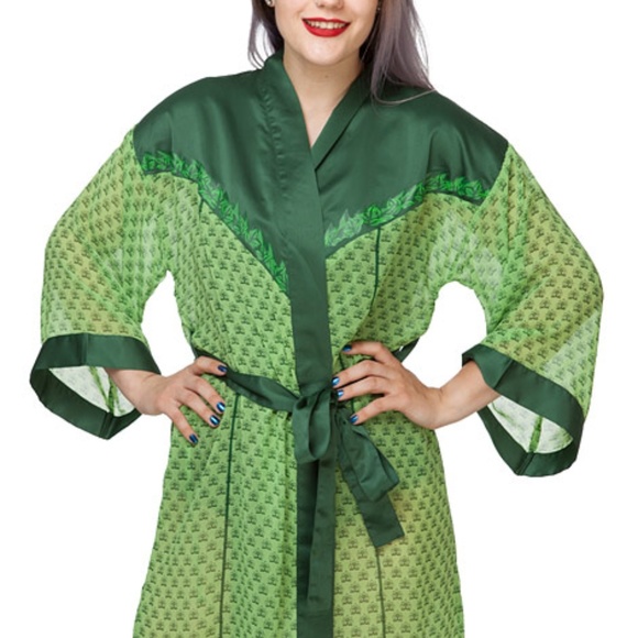 Officially-licensed Batman Other - Poison Ivy Chiffon Cover-Up Robe